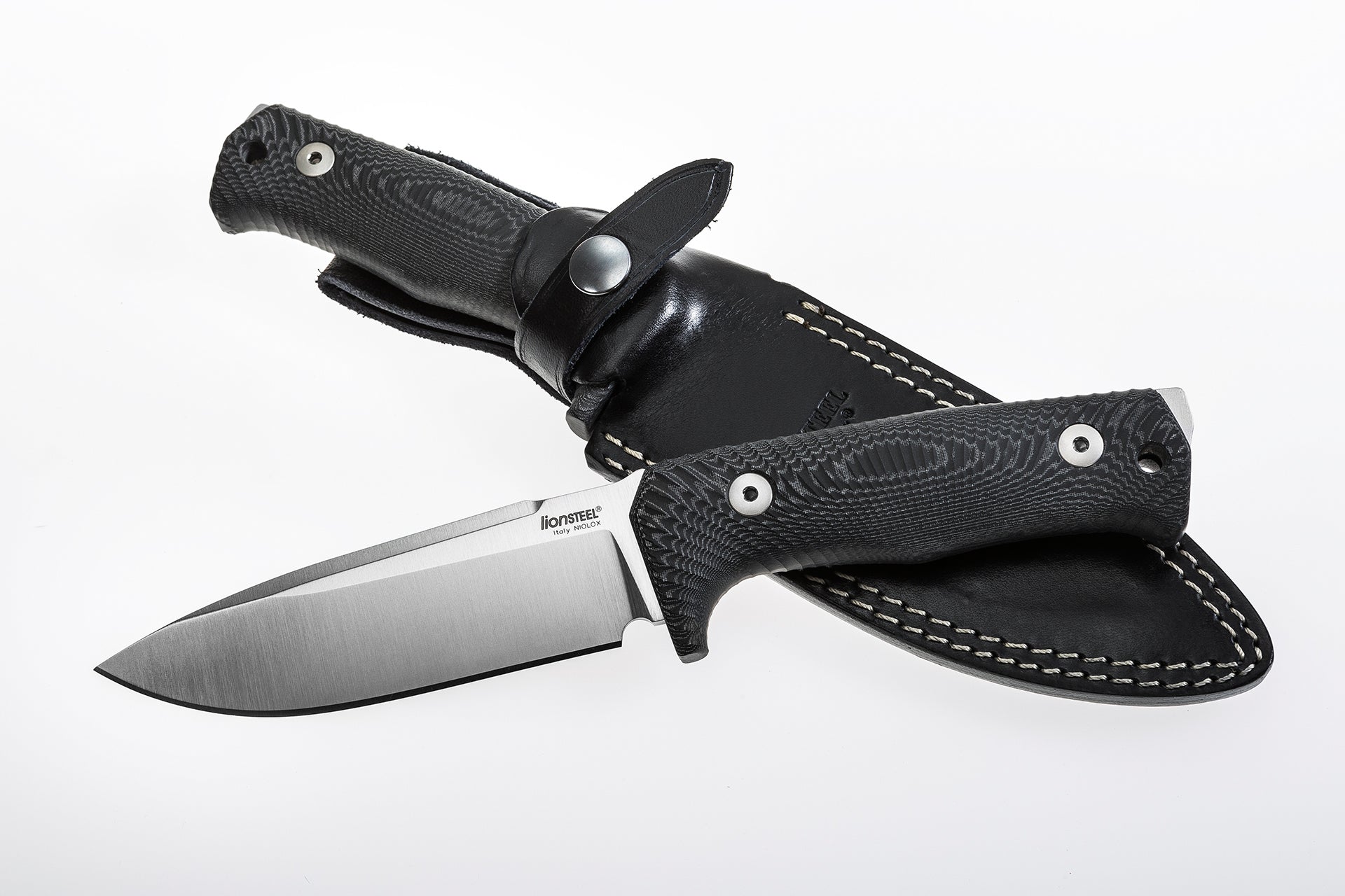 T5: fixed blade tactical knife - Black micarta, satin-finished blade